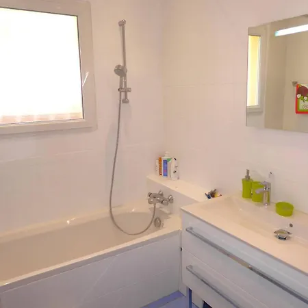 Villa L'argentiere Pour 6 Personnes Avec Piscine Et Vue Degagee A *